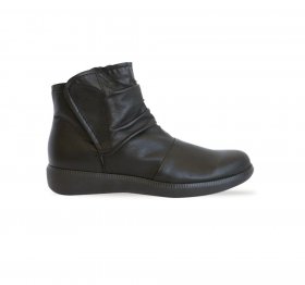 Munro Boots | WOMEN'S SCOUT-Black Leather