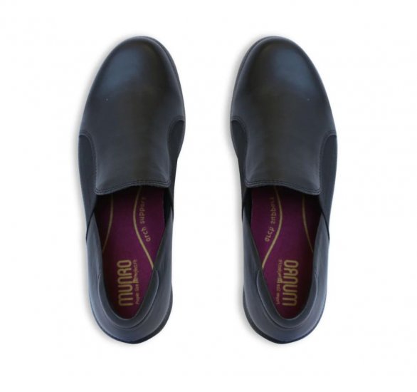 Munro Shoes | WOMEN'S CLAY-Black Leather - Click Image to Close